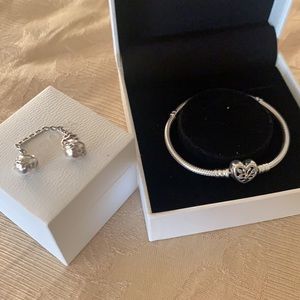 NWT 6 inch Pandora Bracelet with Family Forever Charm